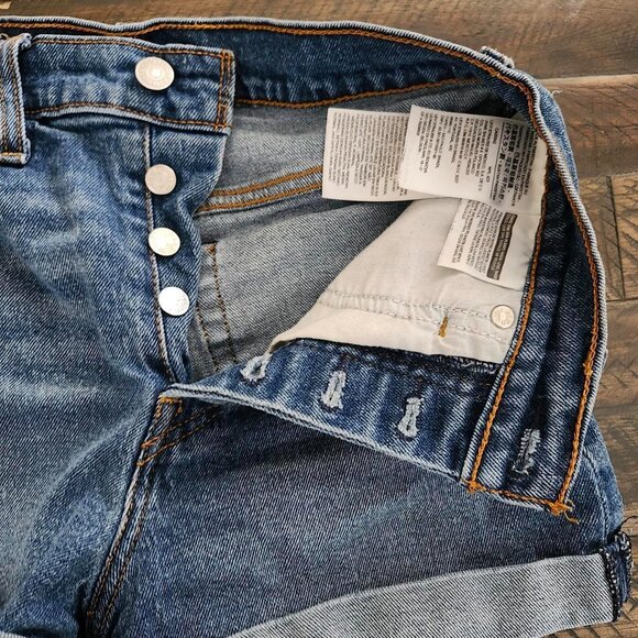 Levi's high-rise med-blue denim button fly shorts size 27 - Picture 5 of 6